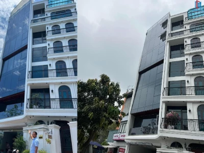 Thi công kính tường cho toà nhà Ngõ 135 Đội Cấn, Ba Đình, Hà Nội