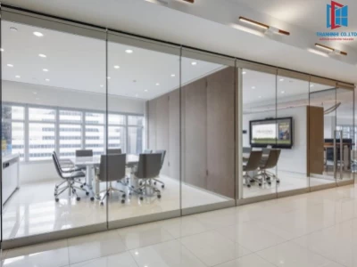 Vách kính cường lực văn phòng – Mẫu 04