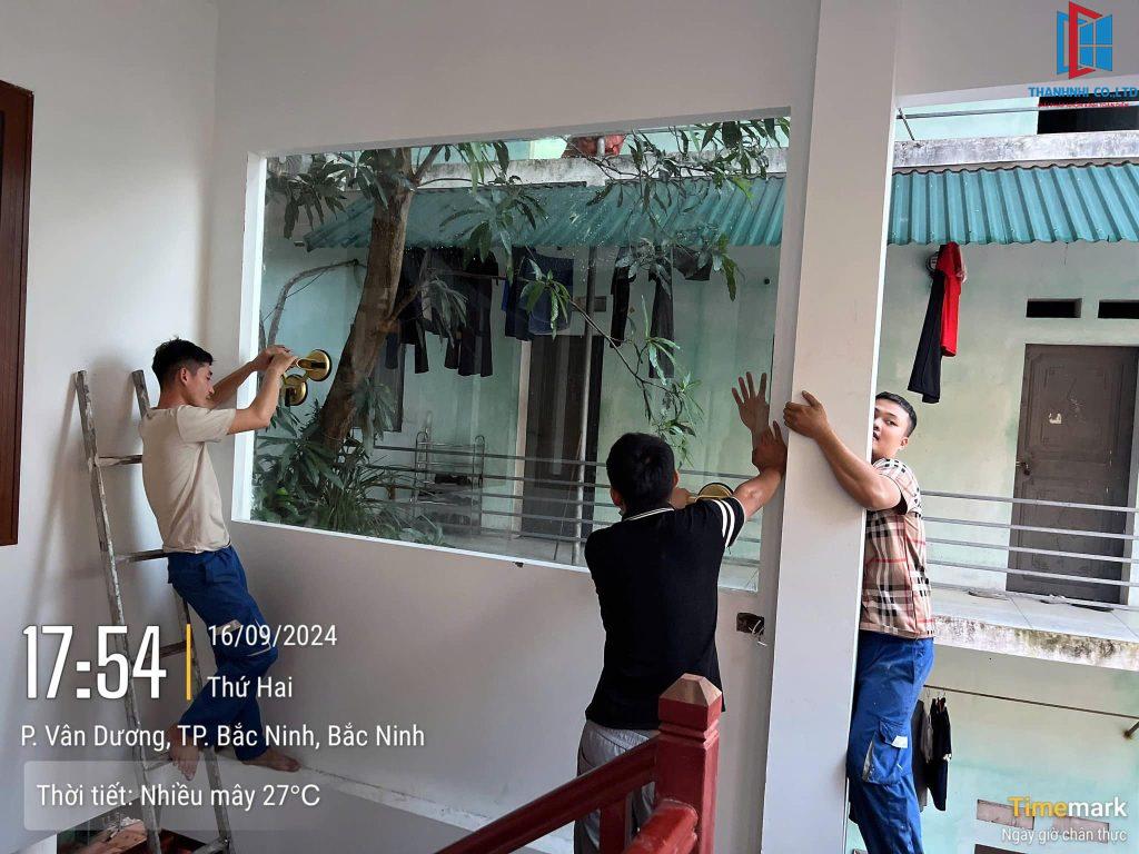 thi-cong-cua-nhom-kinh-cong-trinh-bac-ninh-1