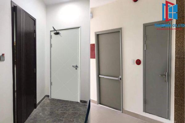 Chung cư mini nên lắp những loại cửa chống cháy nào?